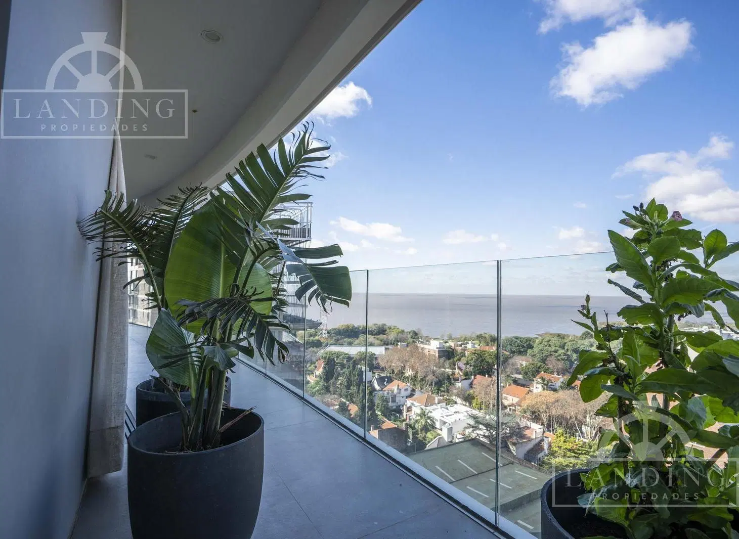 Departamento en Nila Libertador con increibles vistas al río. TOMA PROP PARTE PAGO - FINANCIACIÓN 4
