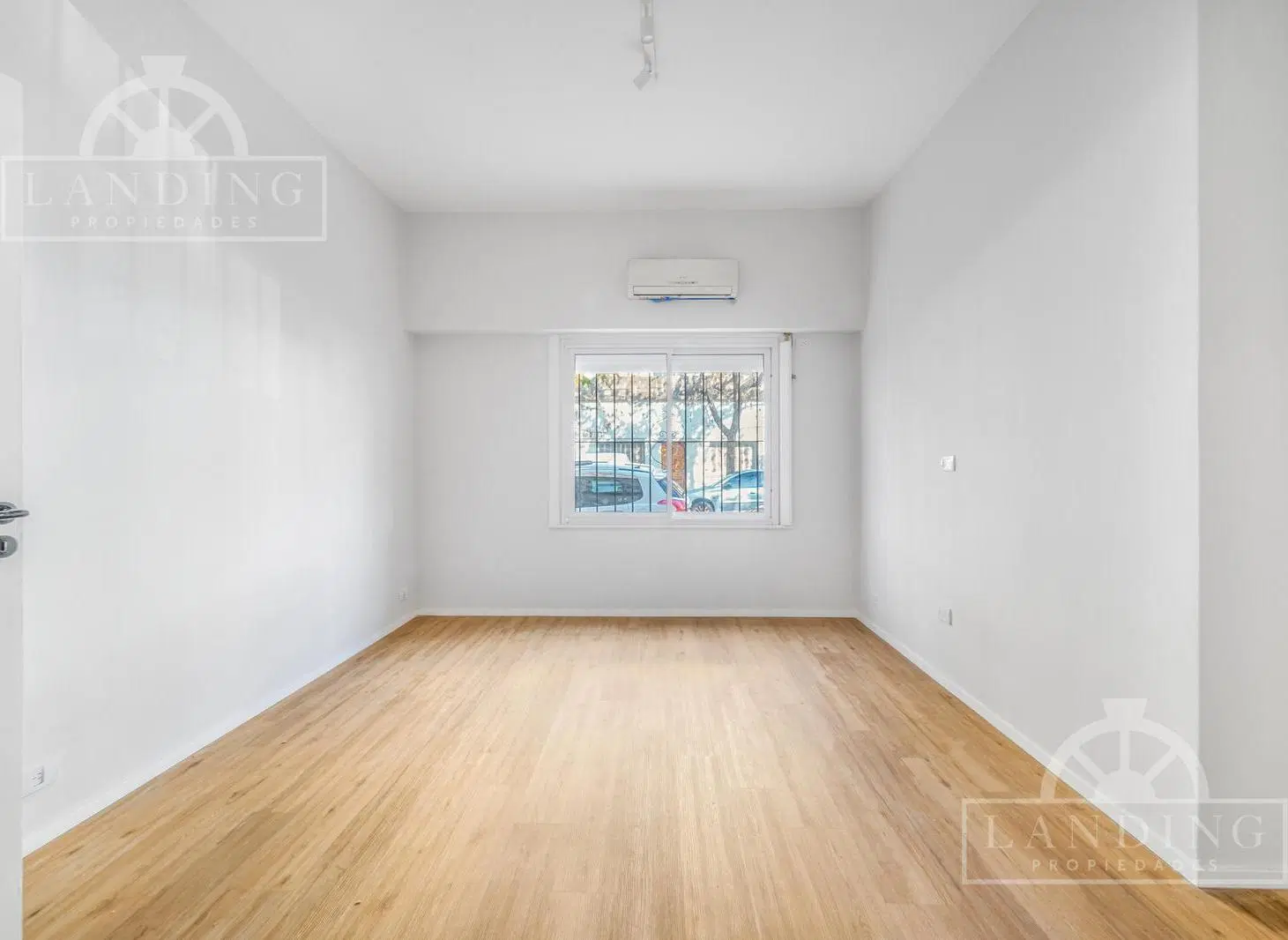 PH con Patio Privado y 2 Baños Totalmente Reciclado a Nuevo Apto Credito Saavedra 4