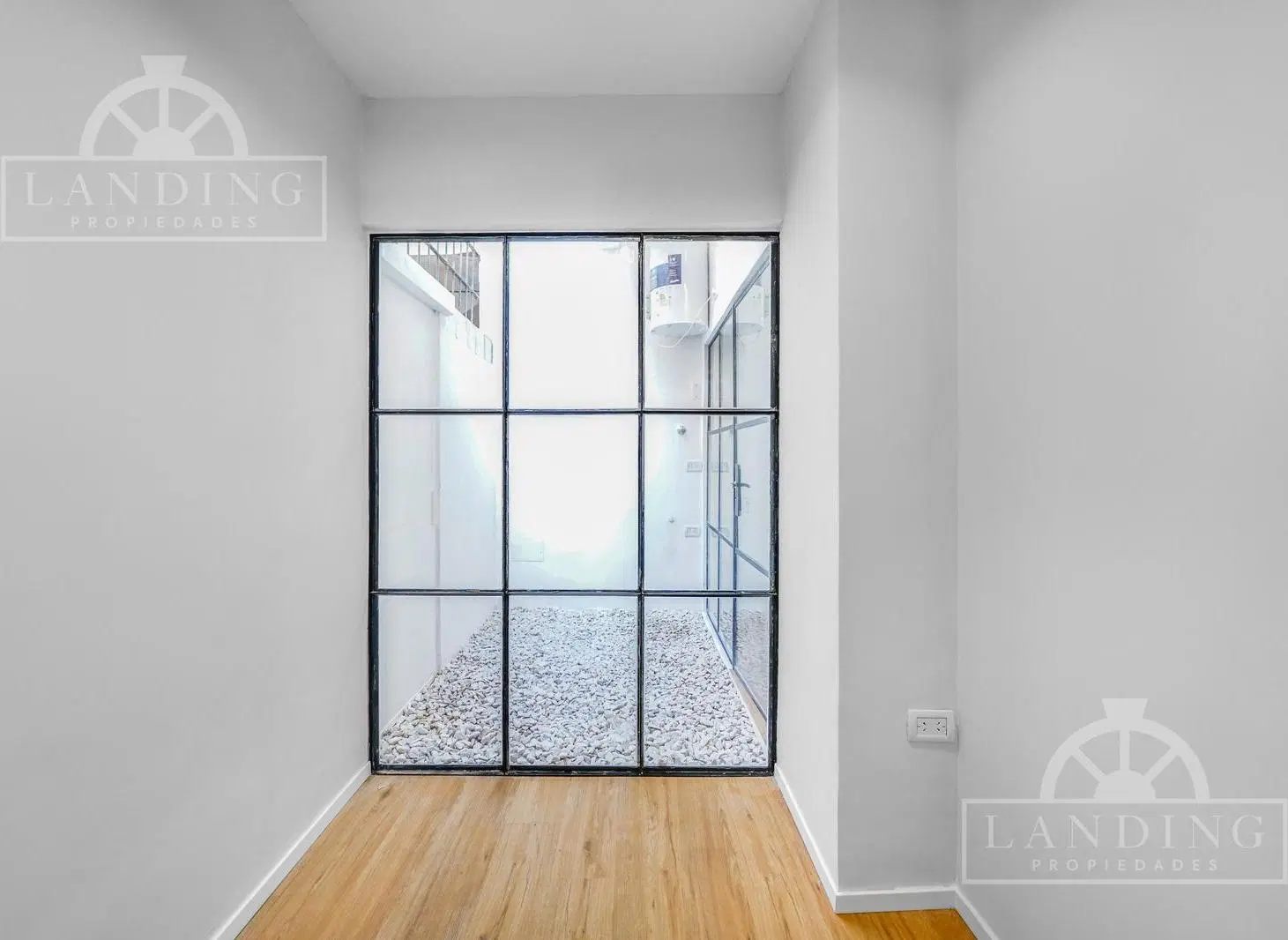 PH con Patio Privado y 2 Baños Totalmente Reciclado a Nuevo Apto Credito Saavedra 3