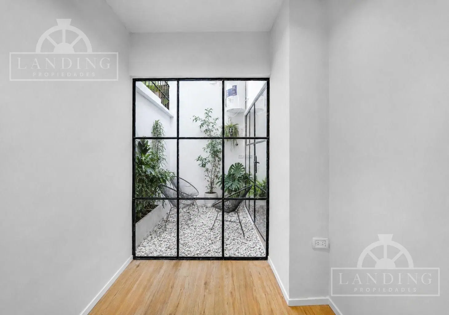 PH con Patio Privado y 2 Baños Totalmente Reciclado a Nuevo Apto Credito Saavedra 2