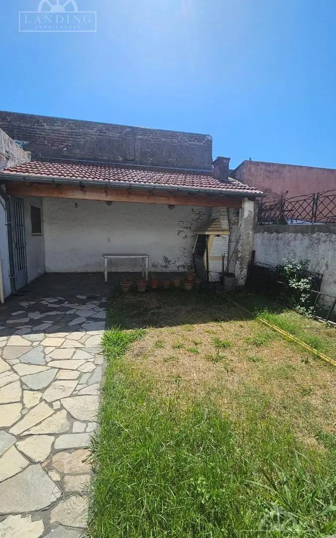 Espectacular lote frente a Sanatorio de la Trinidad mts de Dardo Rocha. Apto comercial. 5