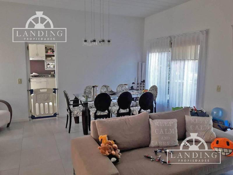Casa moderna sobre lote interno en Los Alisos - Nordelta con renta hasta 08/2027