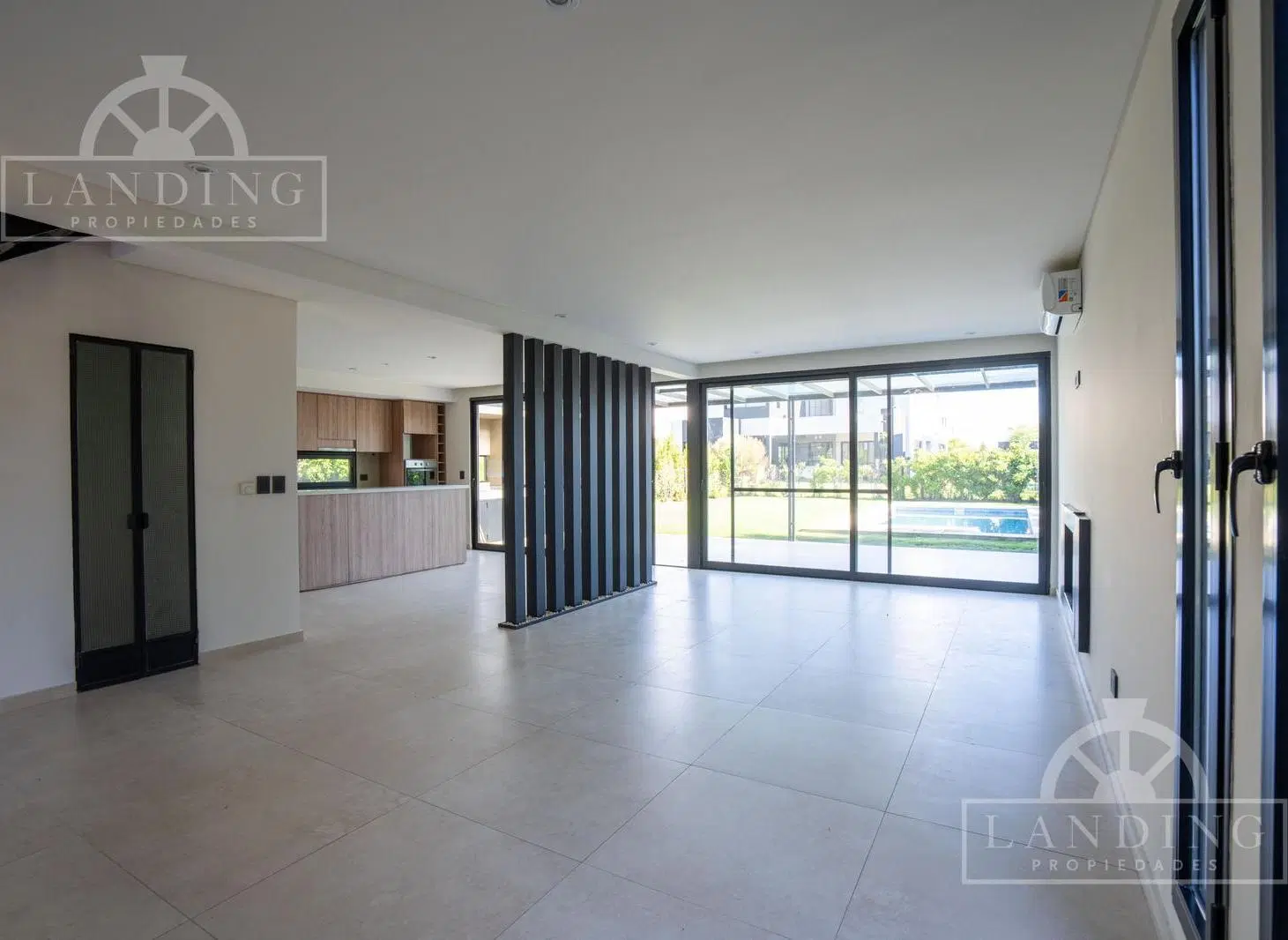 Casa en Barrio Los Castaños Nordelta 5 Ambientes con Galeria, Pileta y Jardin 2
