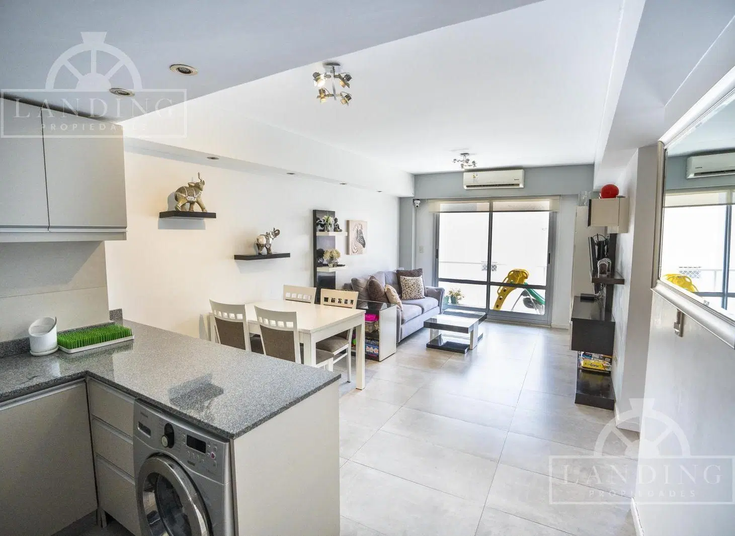 VENTA - Departamento 3 ambientes con cochera en PB - Zabala al 2600 3
