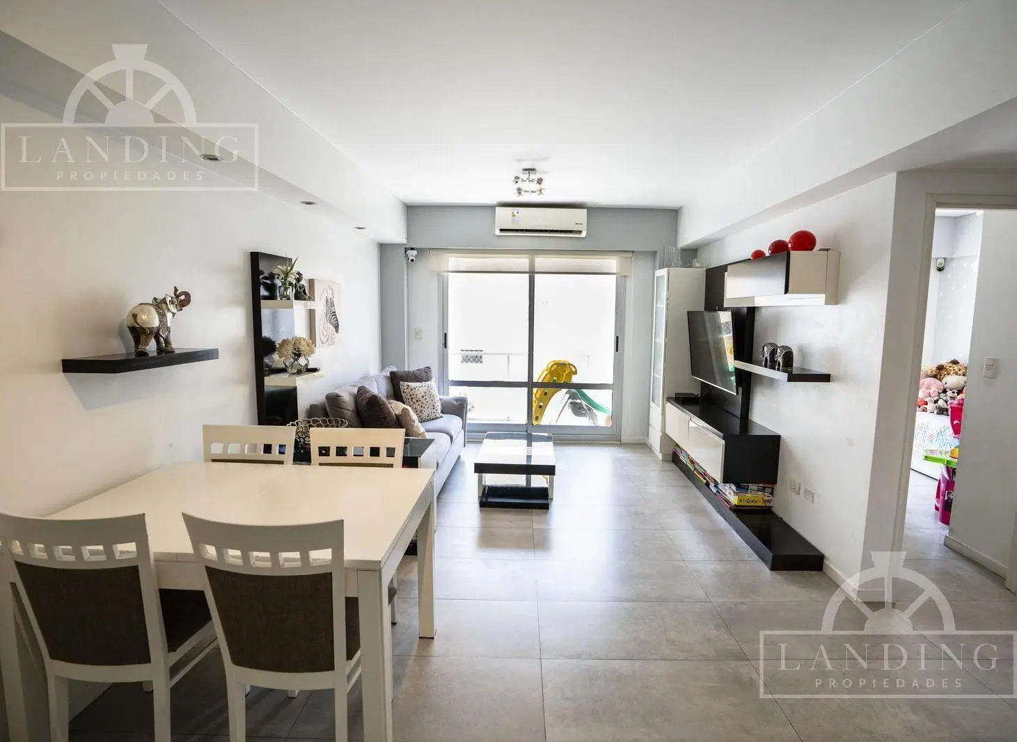 VENTA - Departamento 3 ambientes con cochera en PB - Zabala al 2600 4
