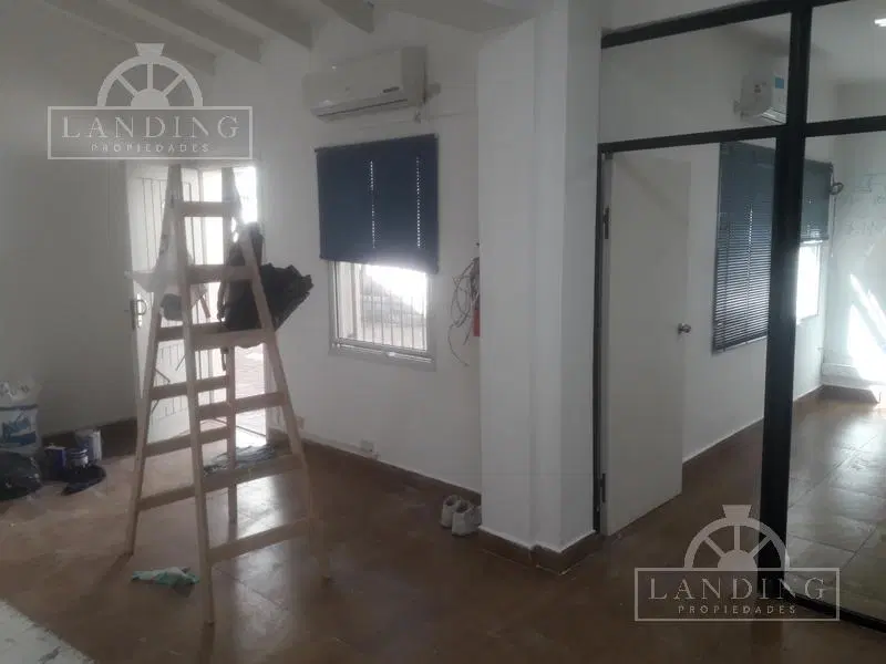 Oficina en planta baja sobre Dardo Rocha 2 ambientes y kitchinette 2