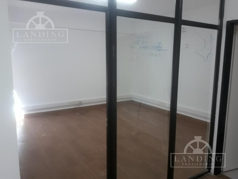 Foto de Oficina en planta baja sobre Dardo Rocha 2 ambientes y kitchinette, imagen 3