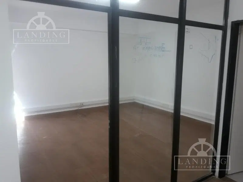 Oficina en planta baja sobre Dardo Rocha 2 ambientes y kitchinette 3