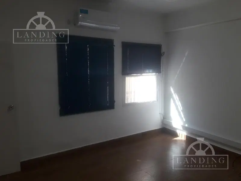 Oficina en planta baja sobre Dardo Rocha 2 ambientes y kitchinette 4
