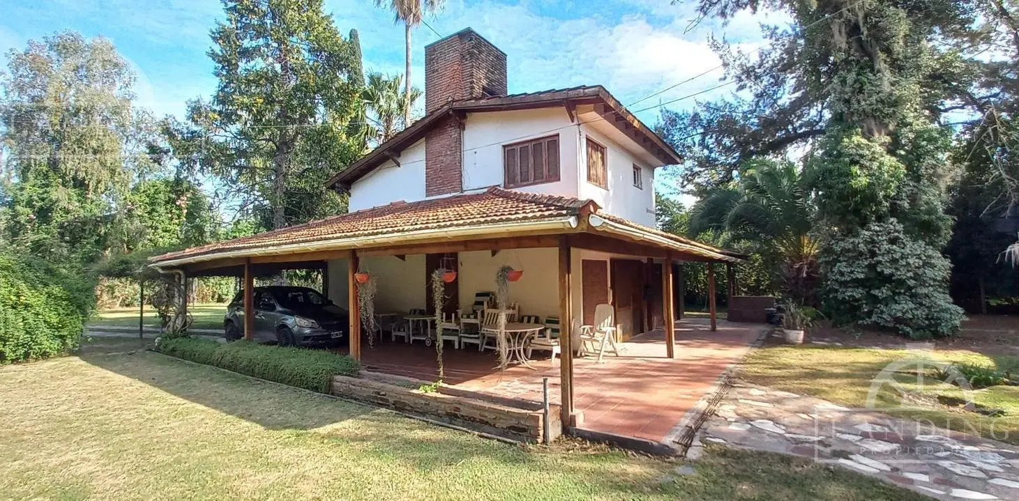 Casa quinta sobre lote de 2500 m2 Excelente entorno 3