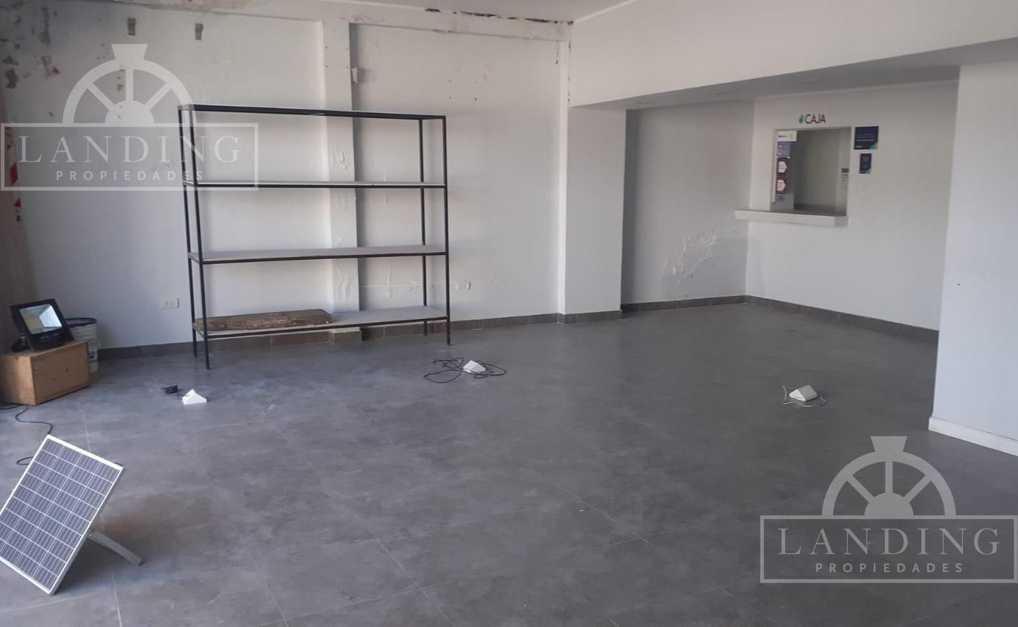 Foto de Edificio Comercial -Locales Oficinas Deposito- OPORTUNIDAD en CENTRO, imagen 5