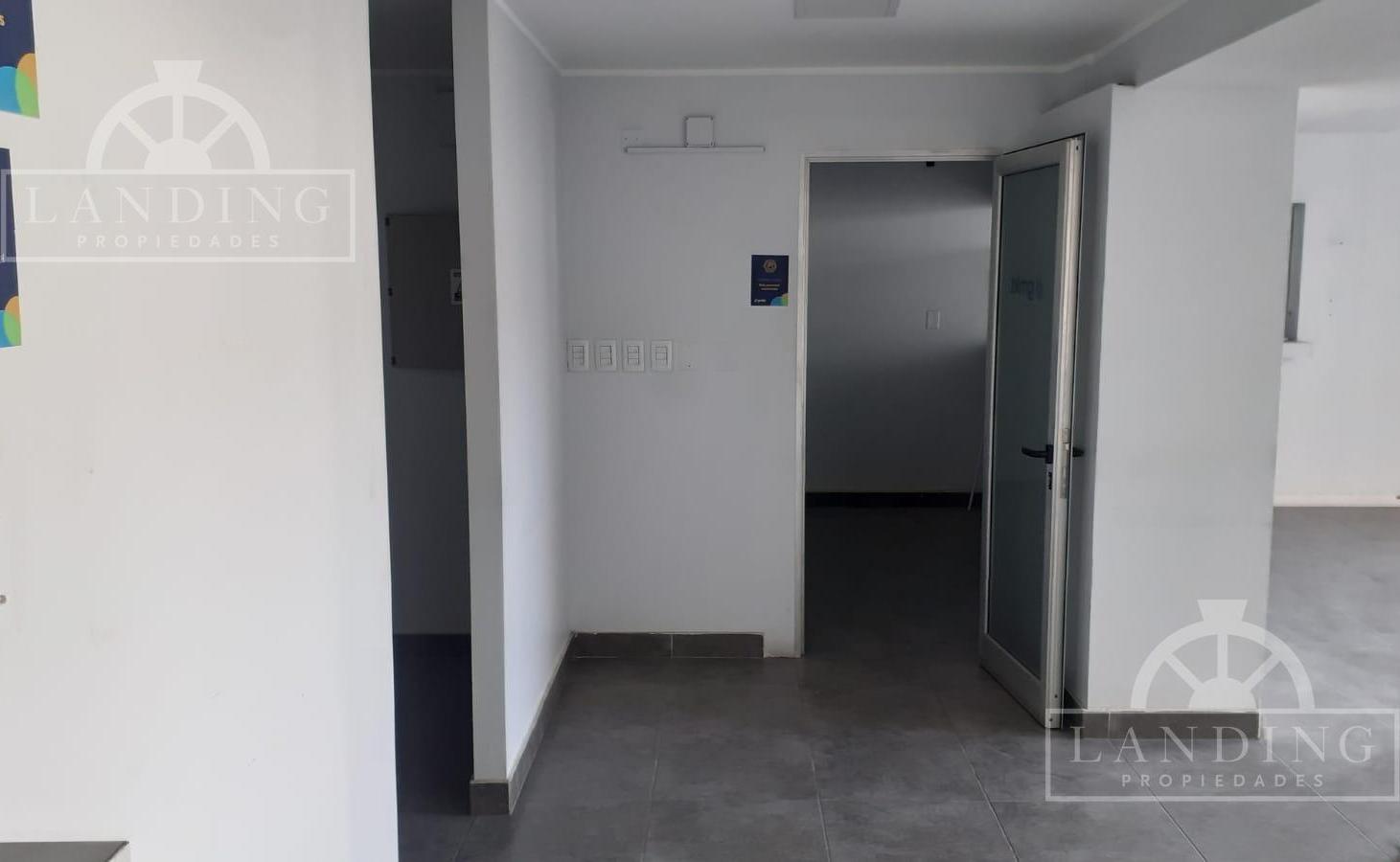 Foto de Edificio Comercial -Locales Oficinas Deposito- OPORTUNIDAD en CENTRO, imagen 4