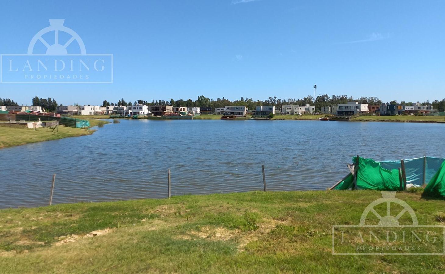 Foto de Casa en Santa Ana a la laguna 4 dormitorios y escritorio más playroom, imagen 1