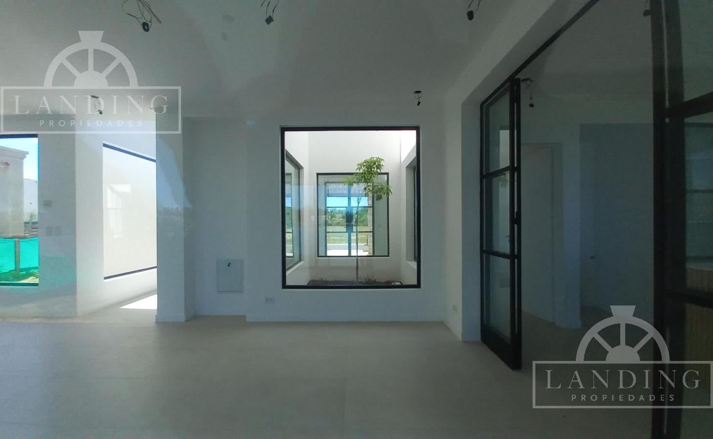 Foto de Casa en Santa Ana a la laguna 4 dormitorios y escritorio más playroom, imagen 5