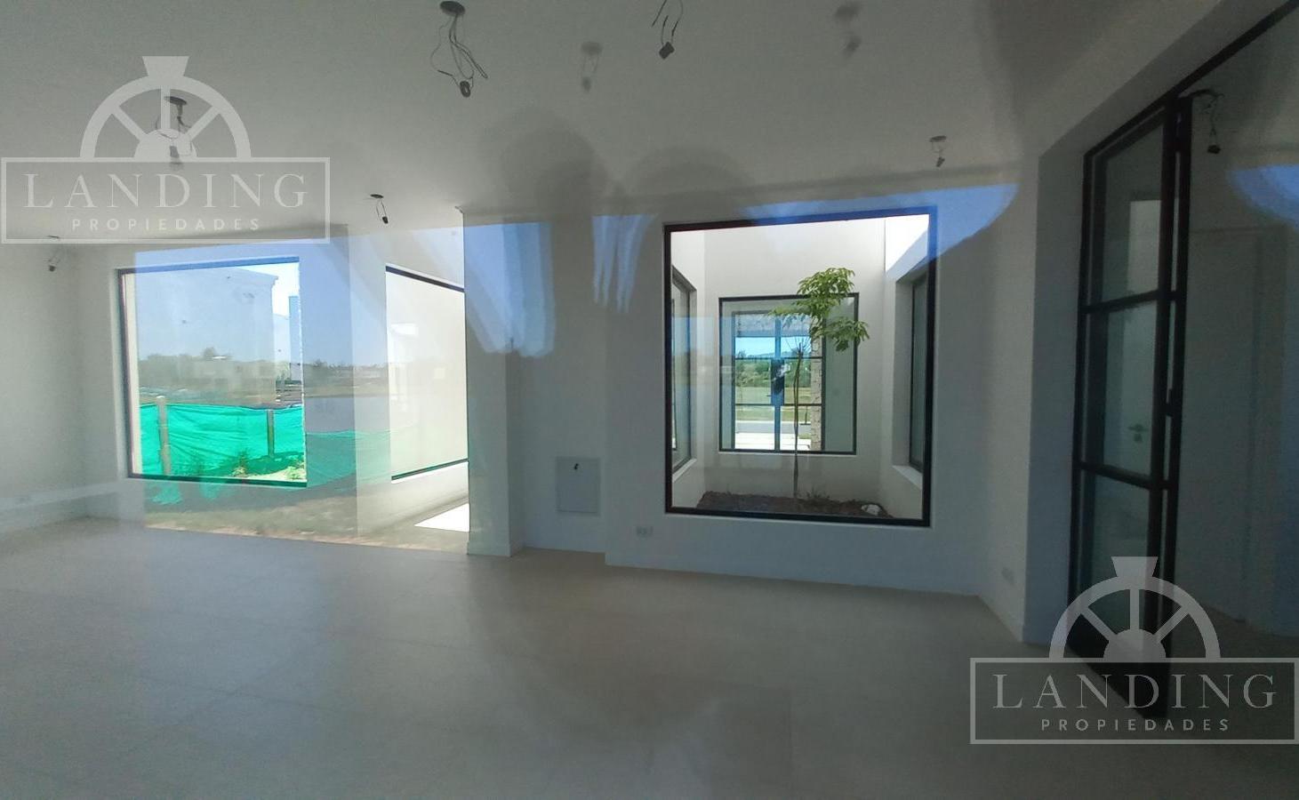 Foto de Casa en Santa Ana a la laguna 4 dormitorios y escritorio más playroom, imagen 3
