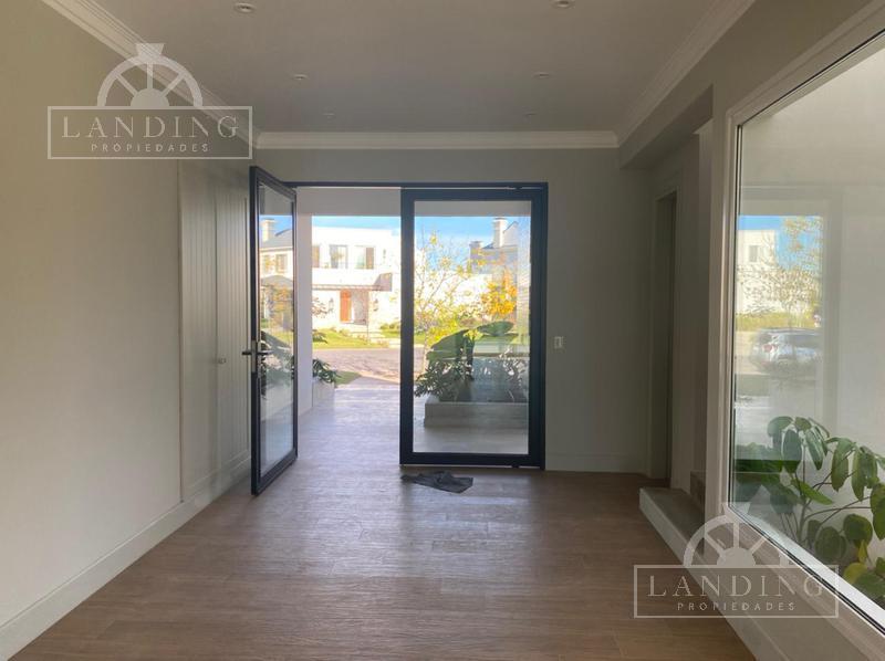 Foto de Casa en Barrio Náutico Albanueva con 2 Cocheras Cubiertas, imagen 3