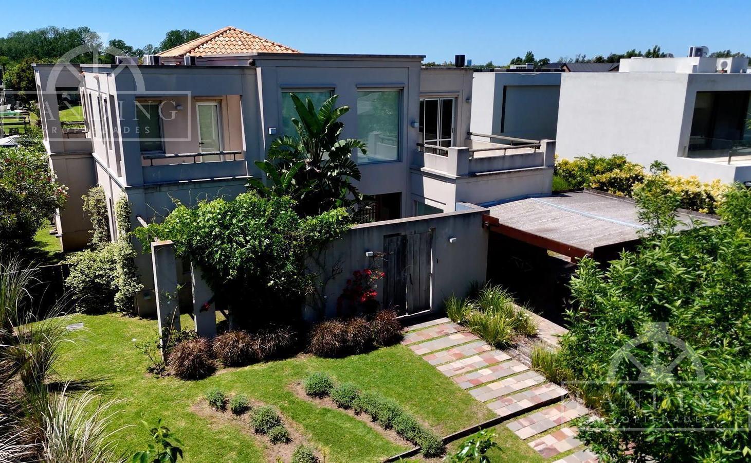 Foto de Casa 5 Ambientes con Cochera en Barrio Náutico Albanueva, imagen 1