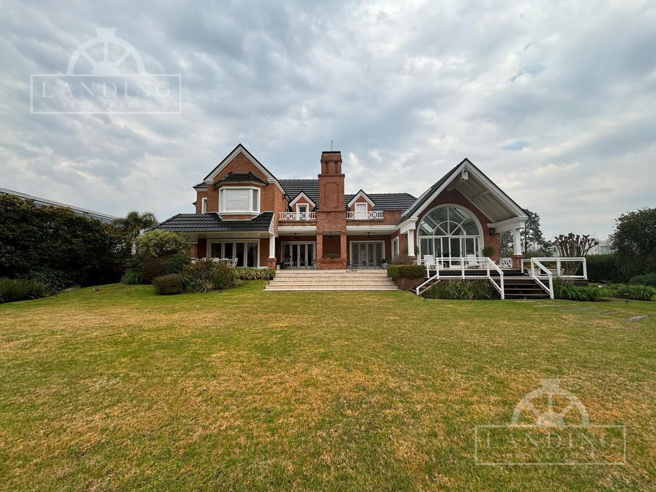 Foto de Casa en venta con pileta techada en Club de Campo Hacoaj, imagen 2