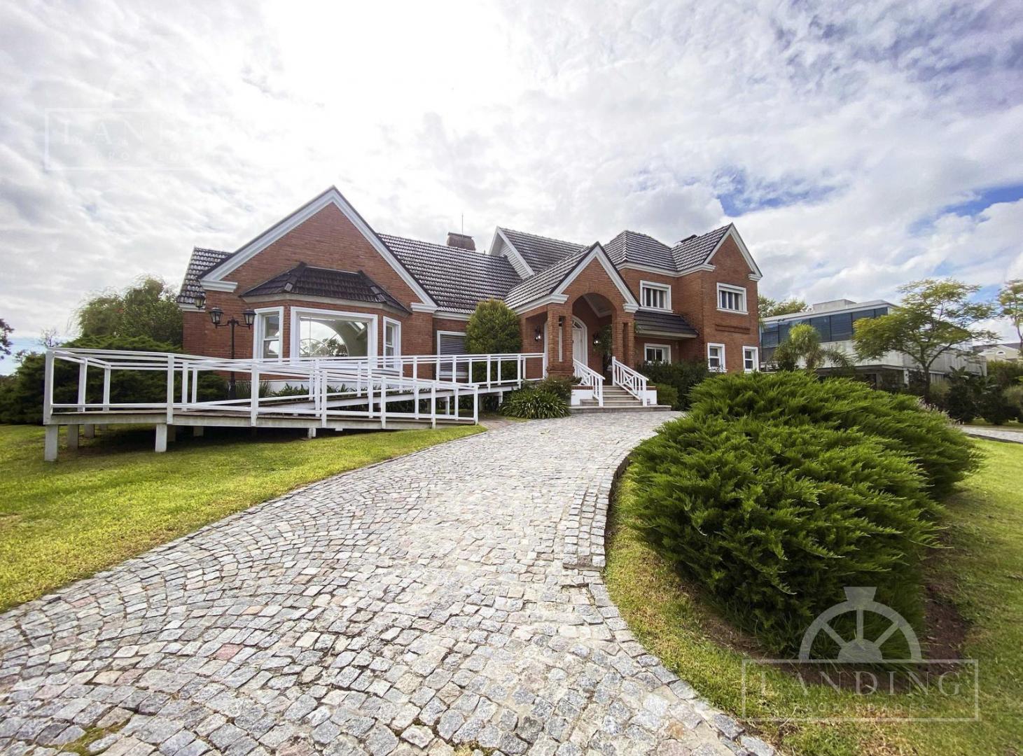 Foto de Casa en venta con pileta techada en Club de Campo Hacoaj, imagen 1