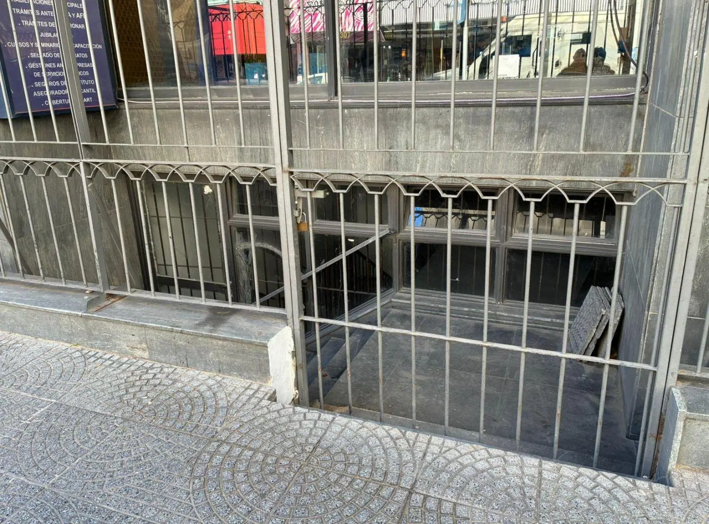 Gran salón en primer subsuelo Cámara de Comercio, ingreso propio 3