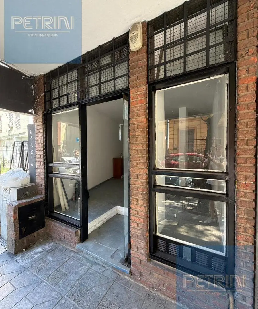LOCAL COMERCIAL EN GUEMES 4