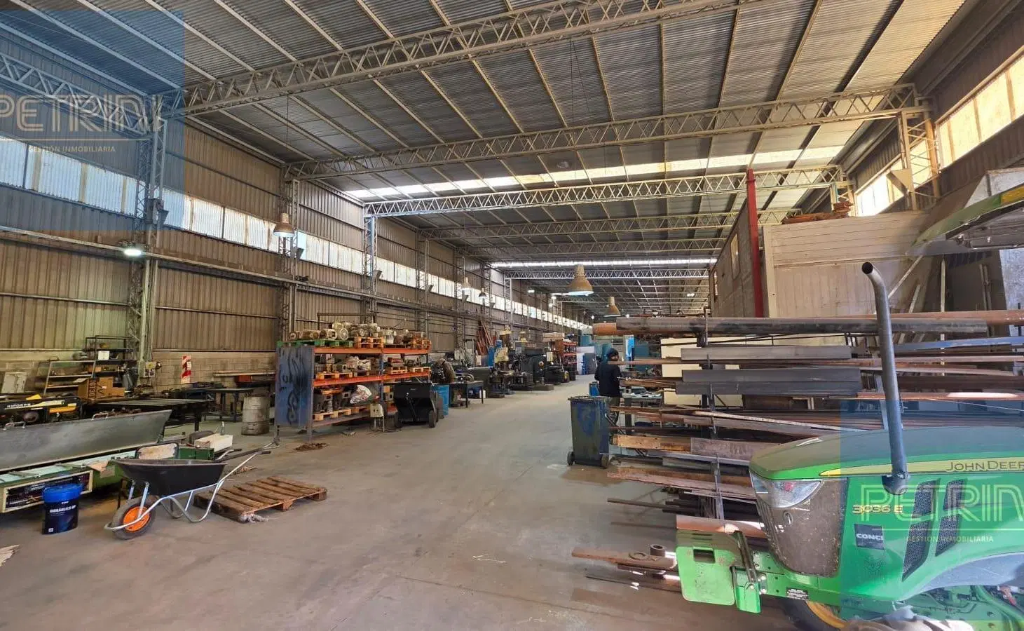 Depósito en Los Boulevares - 2000 m2 2