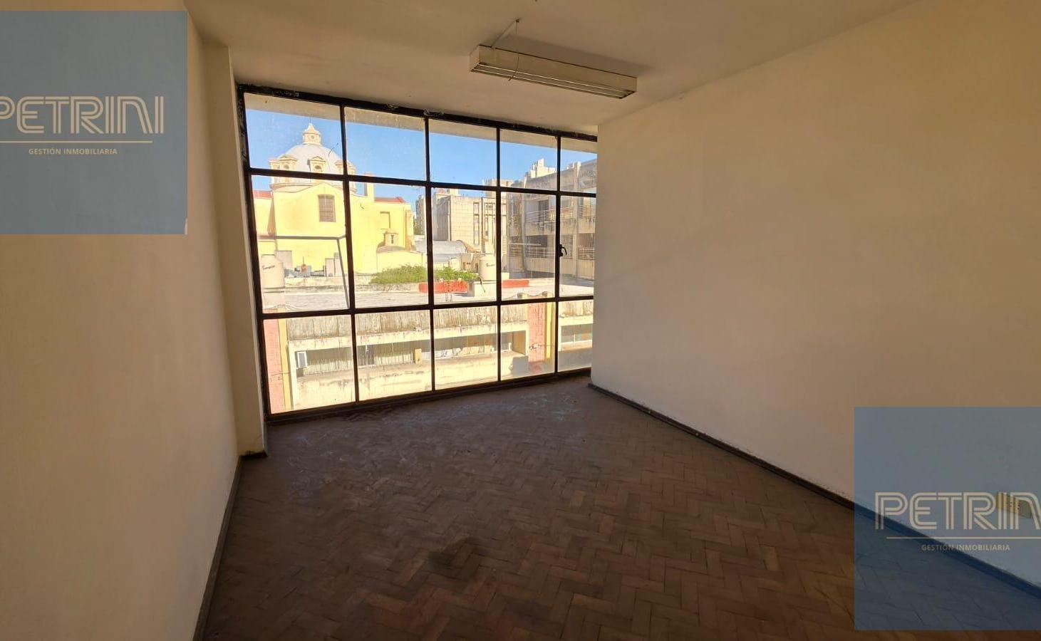 Foto de Oficina en Dean Funes, imagen 2