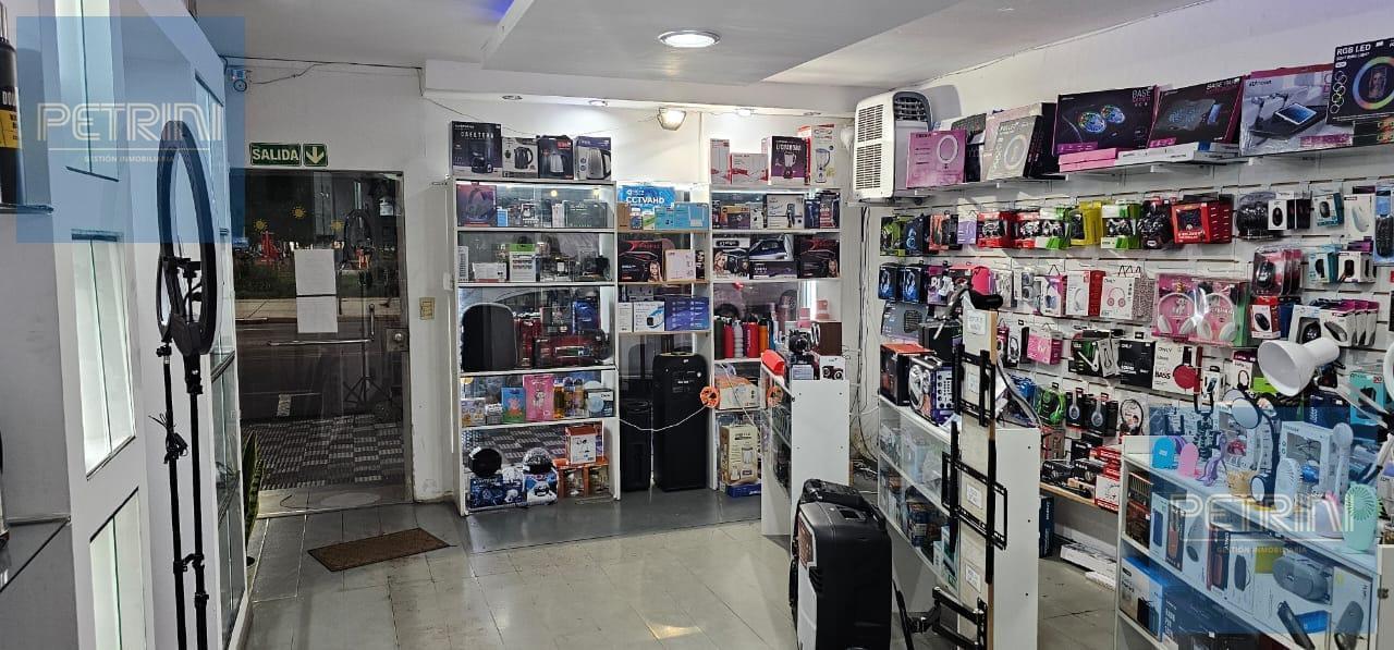Foto de Local comercial mas depto con cochera, imagen 2
