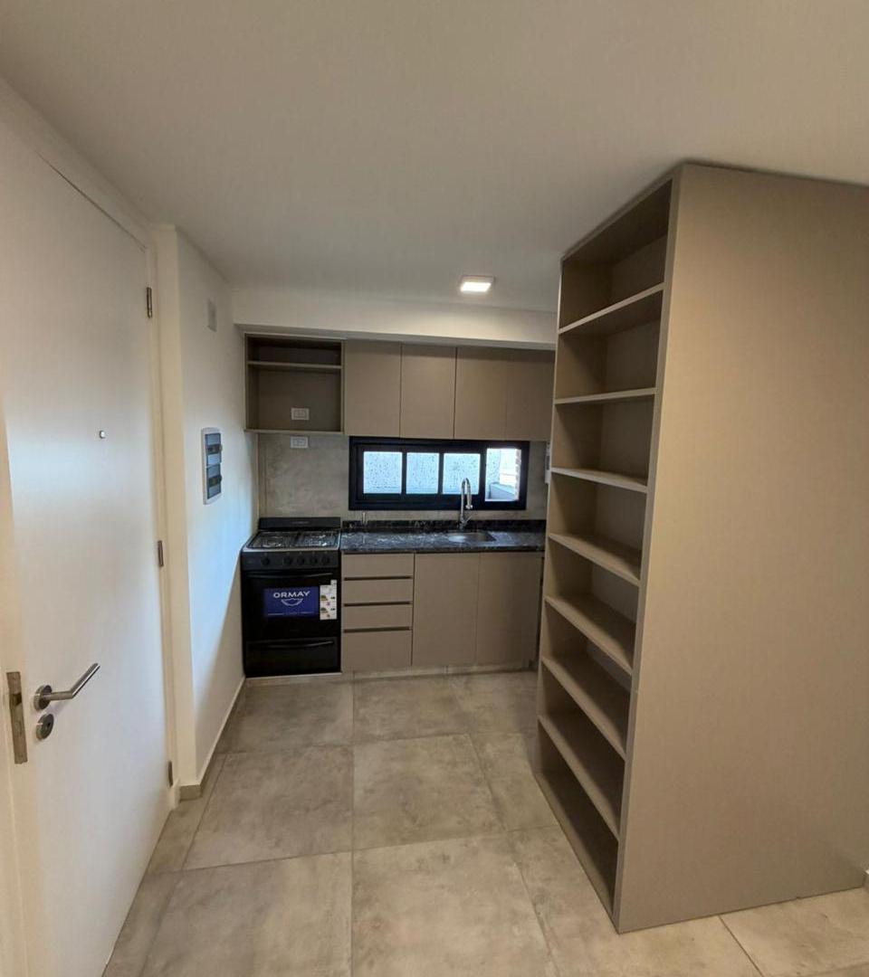 Foto de Venta departamento en Alberdi de un dormitorio con balcón, imagen 2