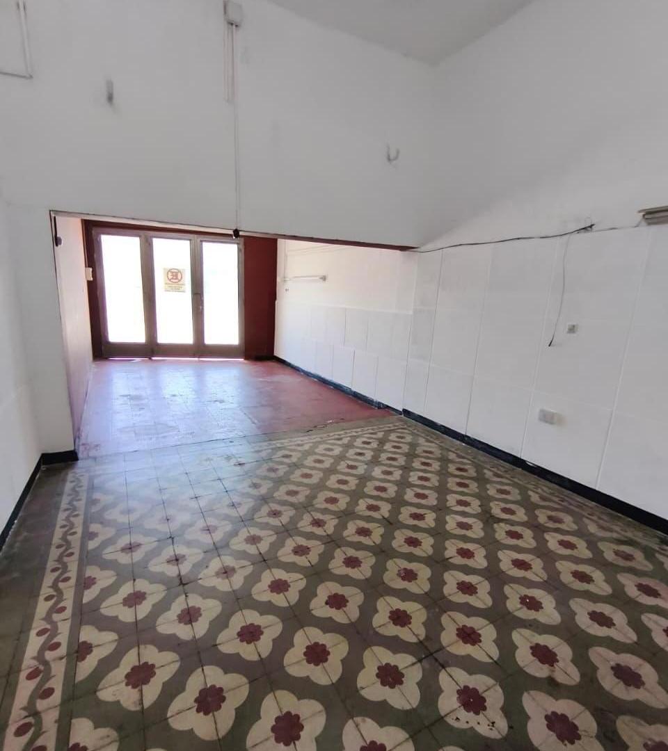 Foto de CASA CON 2 LOCALES EN AVENIDA ALEM - OPORTUNIDAD, imagen 3