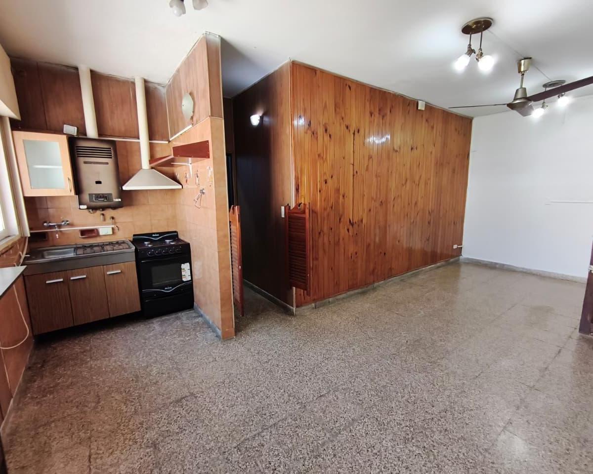Foto de CASA CON 2 LOCALES EN AVENIDA ALEM - OPORTUNIDAD, imagen 4