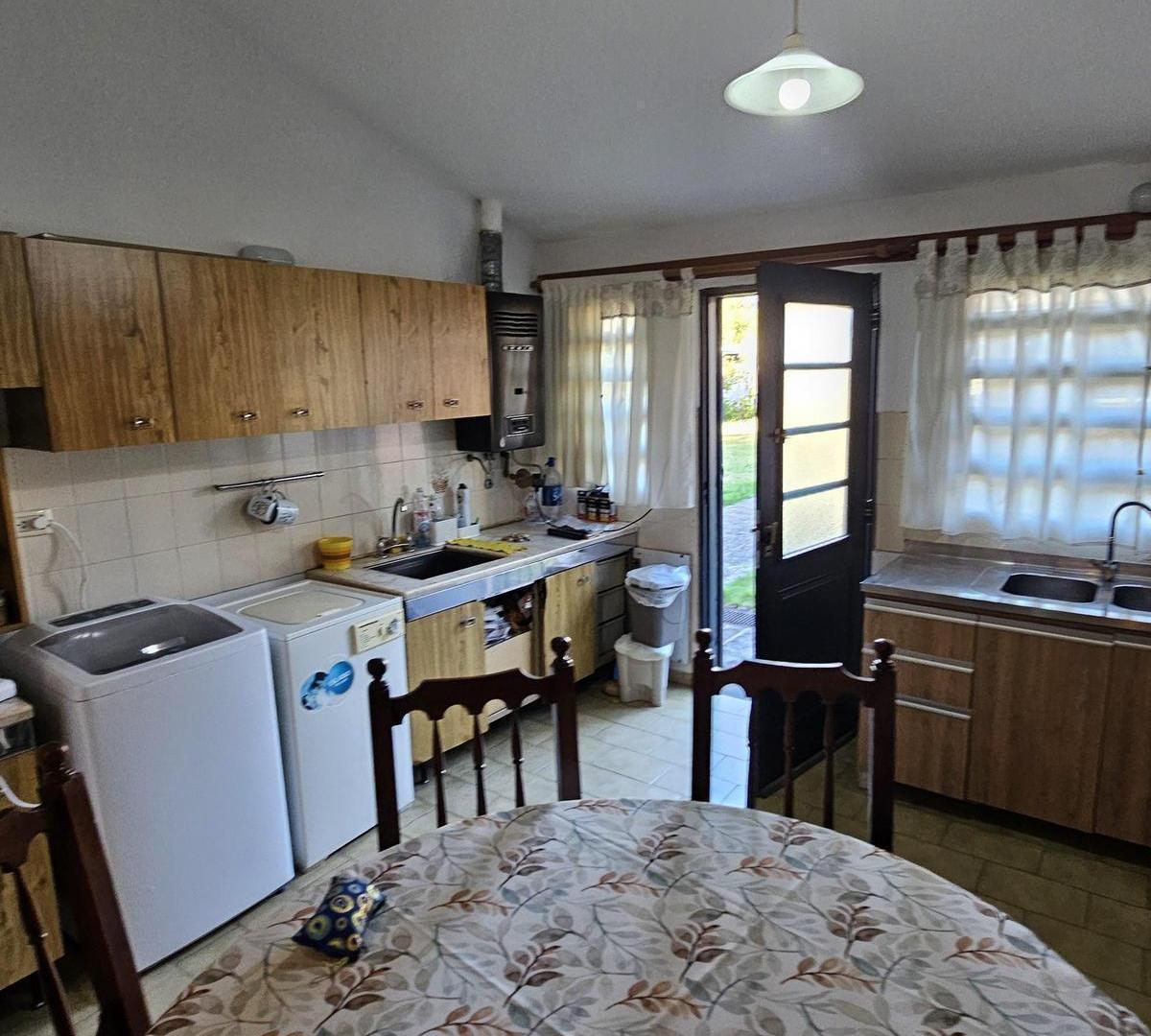 Foto de CASA EN VENTA 4 DORM - QUINCHO - GRAN LOTE, imagen 4