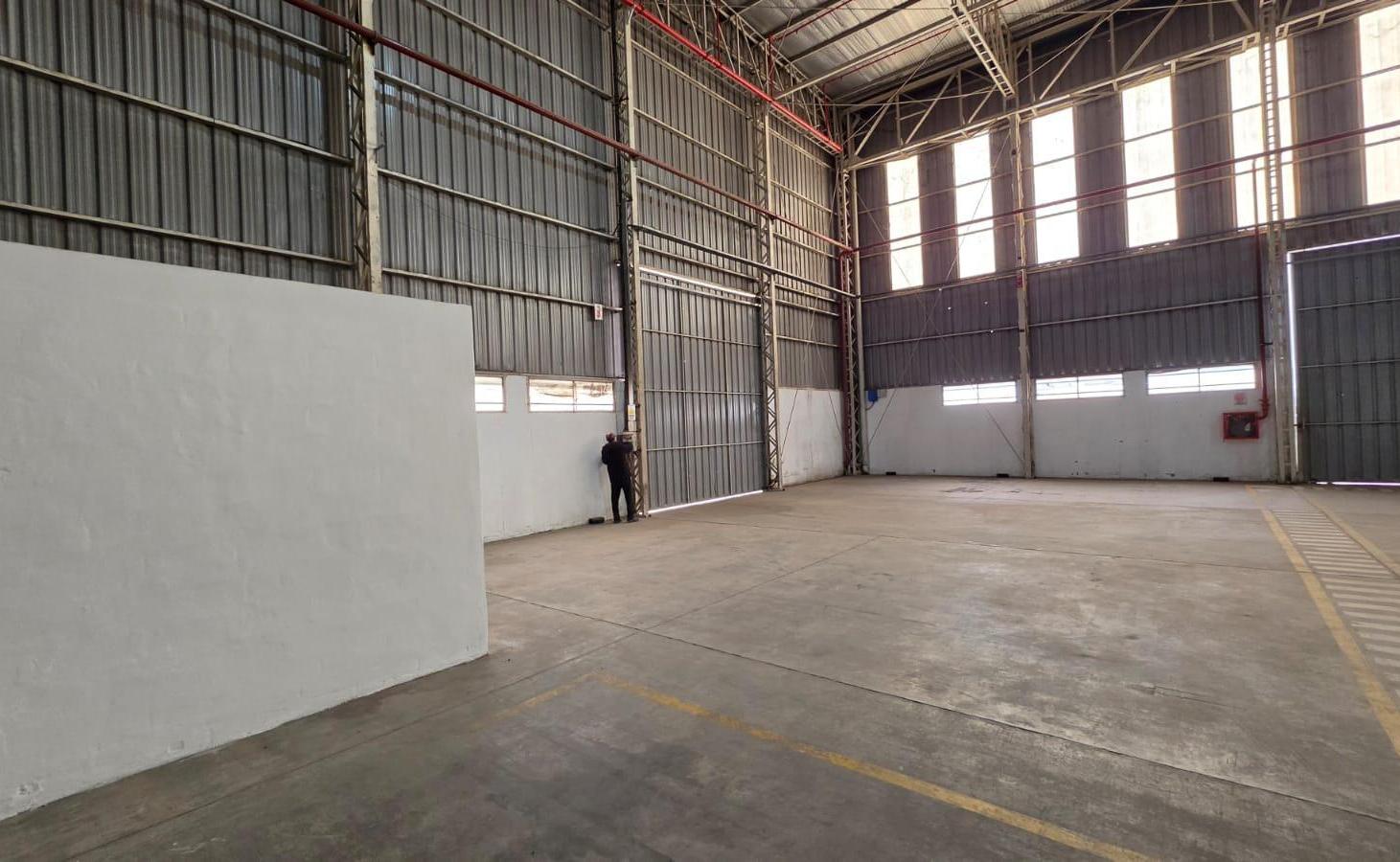 Foto de NAVE DE 1500 M2 CON SPRINKLERS FERREYRA, imagen 4