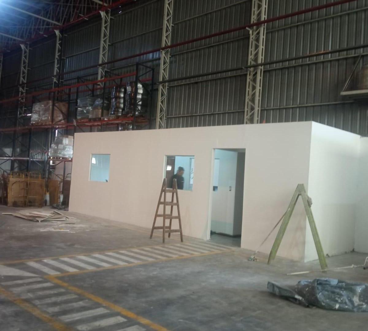 Foto de NAVE DE 1500 M2 CON SPRINKLERS FERREYRA, imagen 3