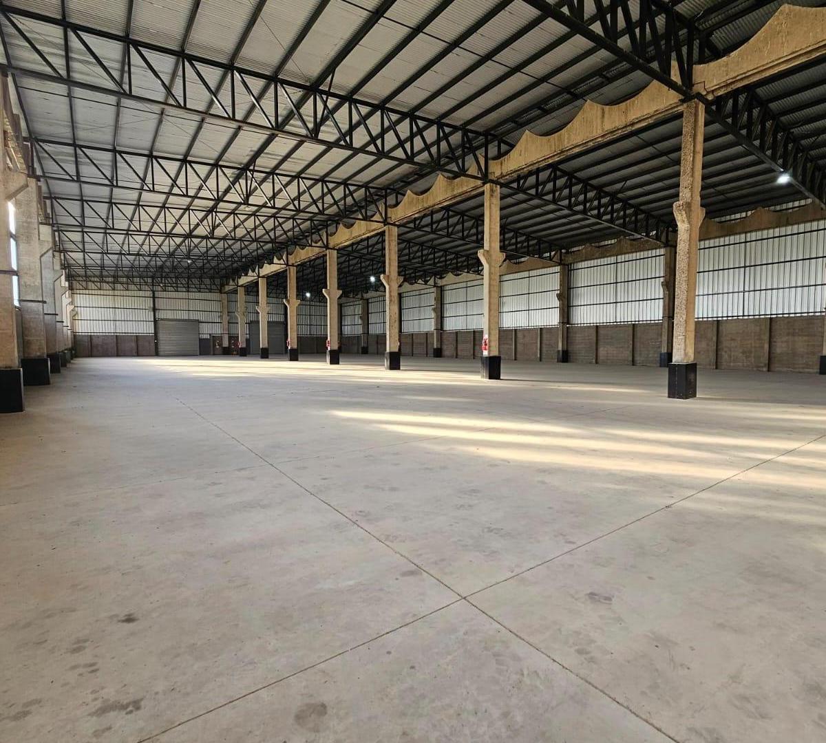 DEPOSITO DE 1900 EN ALQ ZONA INDUSTRIAL Y LOGISTICA