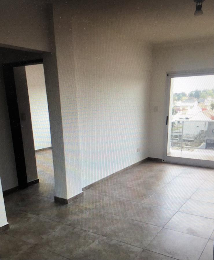 Departamento - Jose León Suarez