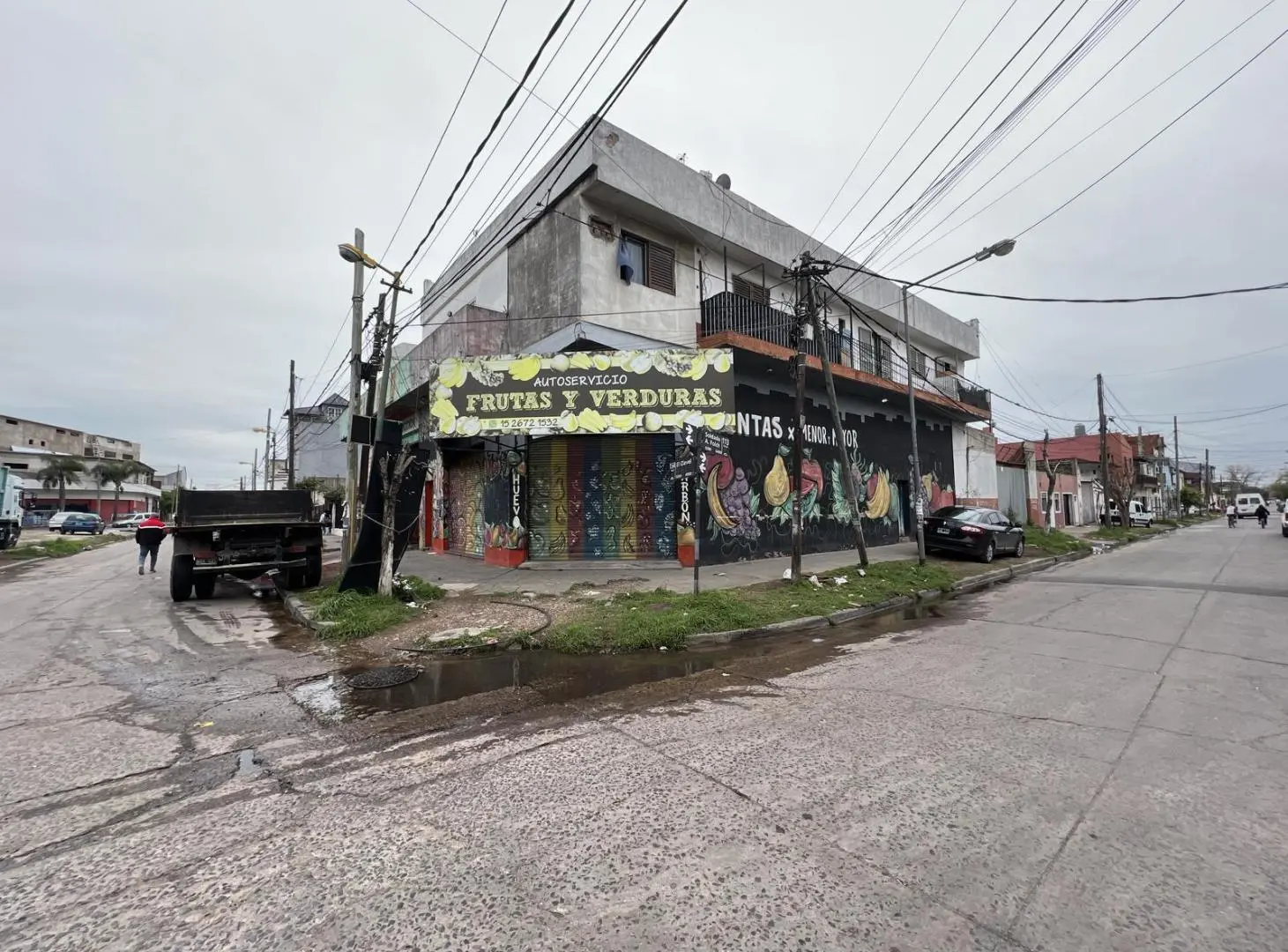 Depósito -Local en la entrada a BARRIO LIBERTADOR mts de Av. Marquez 3