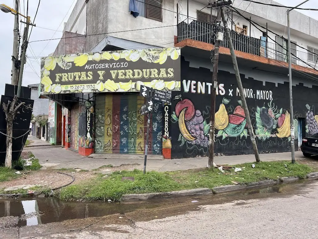 Depósito -Local en la entrada a BARRIO LIBERTADOR mts de Av. Marquez 2