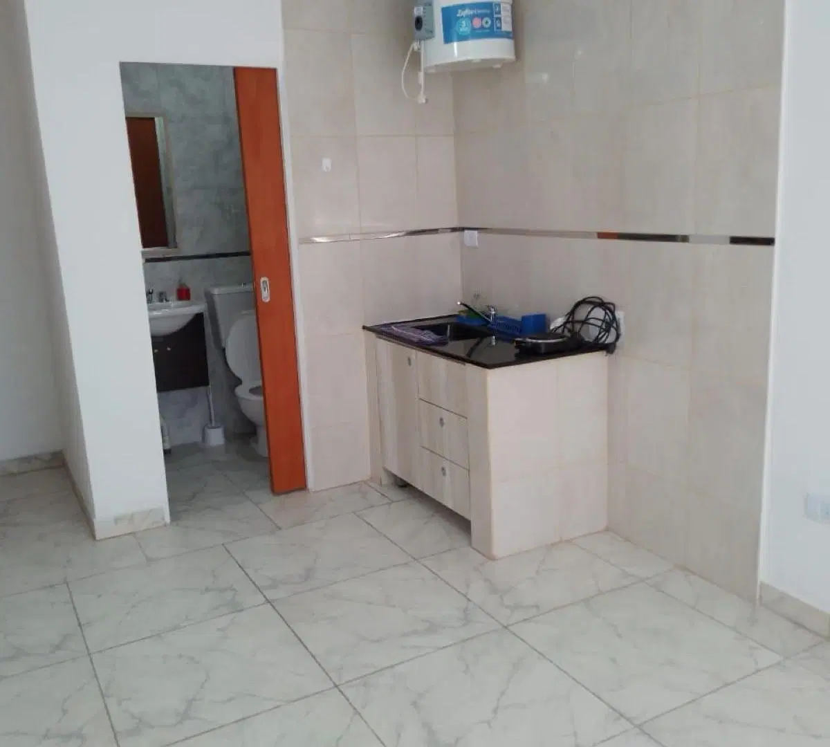 PH MONOAMBIENTE EN JOSE LEON SUAREZ PRIMER PISO CON TERRAZA 3