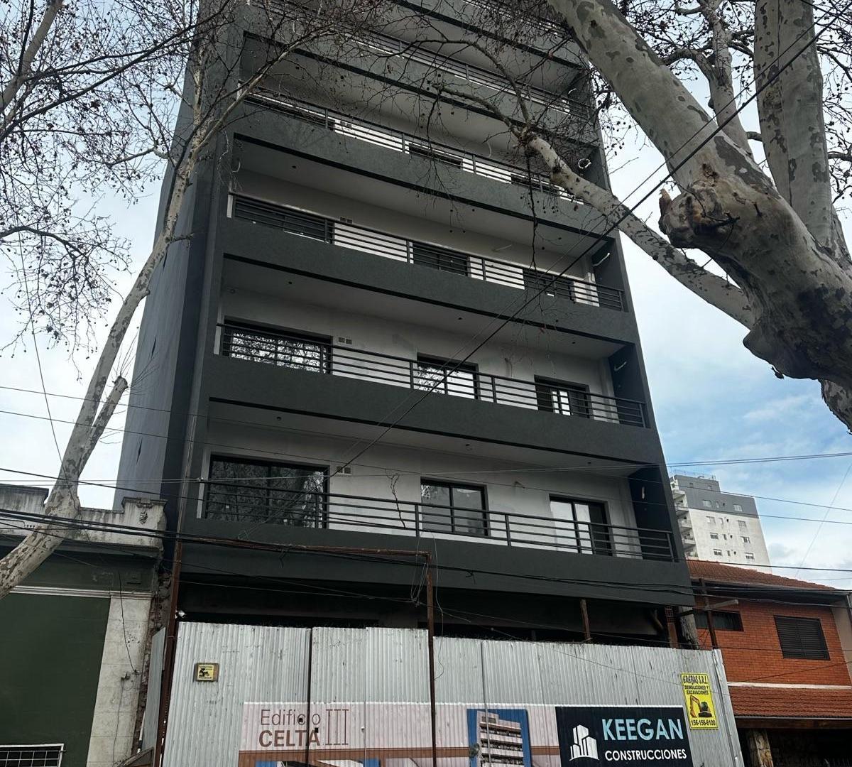 Foto de Departamento en San Martin 3 ambientes semipiso con balcon, imagen 1