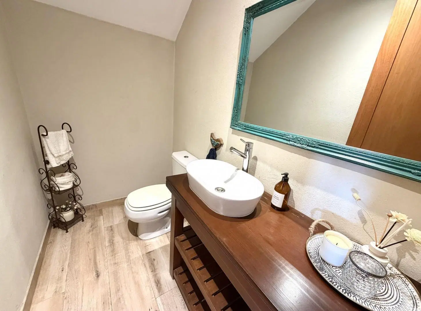Casa En Alquiler con o sin Muebles y a laguna 6 ambientes 3