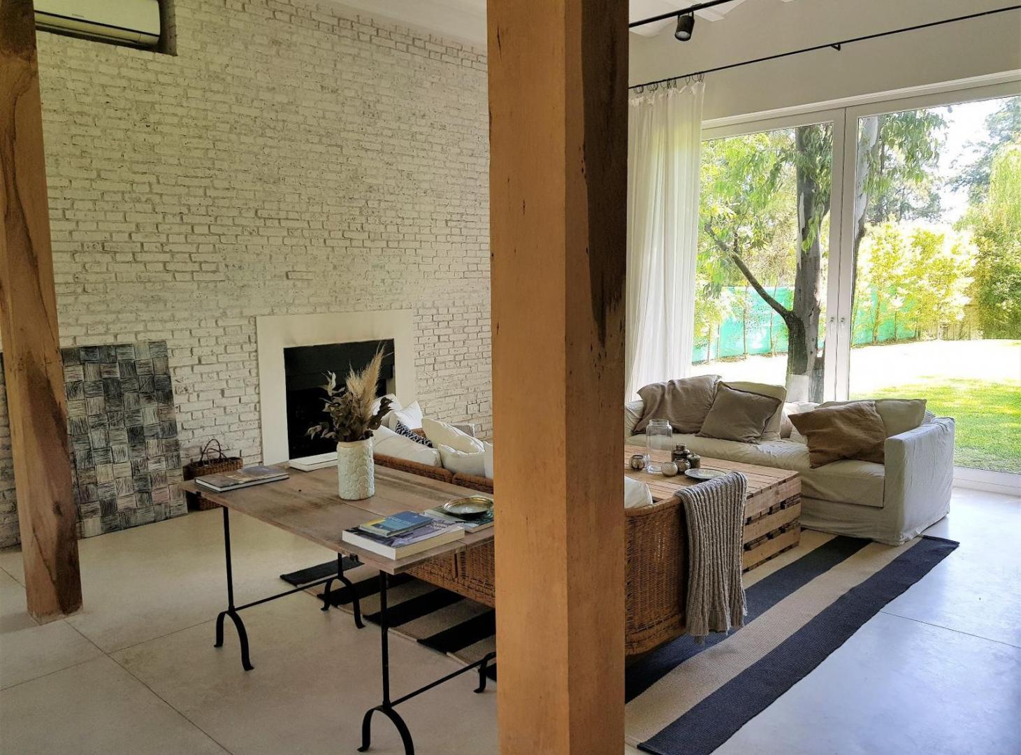 Foto de Alquiler en El Encuentro, casa con 6 ambientes a la laguna., imagen 1