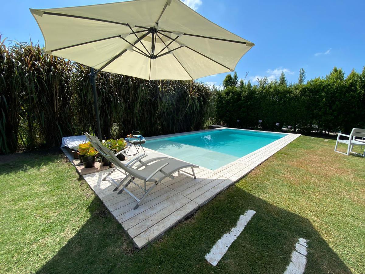 Foto de Casa en Venta en Barbarita 6 ambientes, muy luminosa., imagen 1