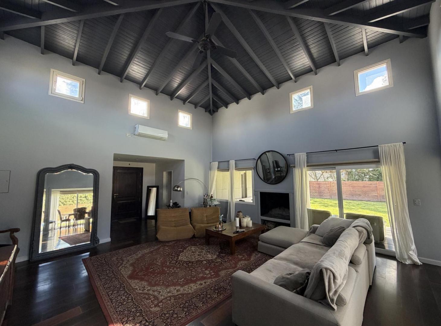 Foto de Casa en Santa Barbara en Venta 5 ambientes, imagen 1