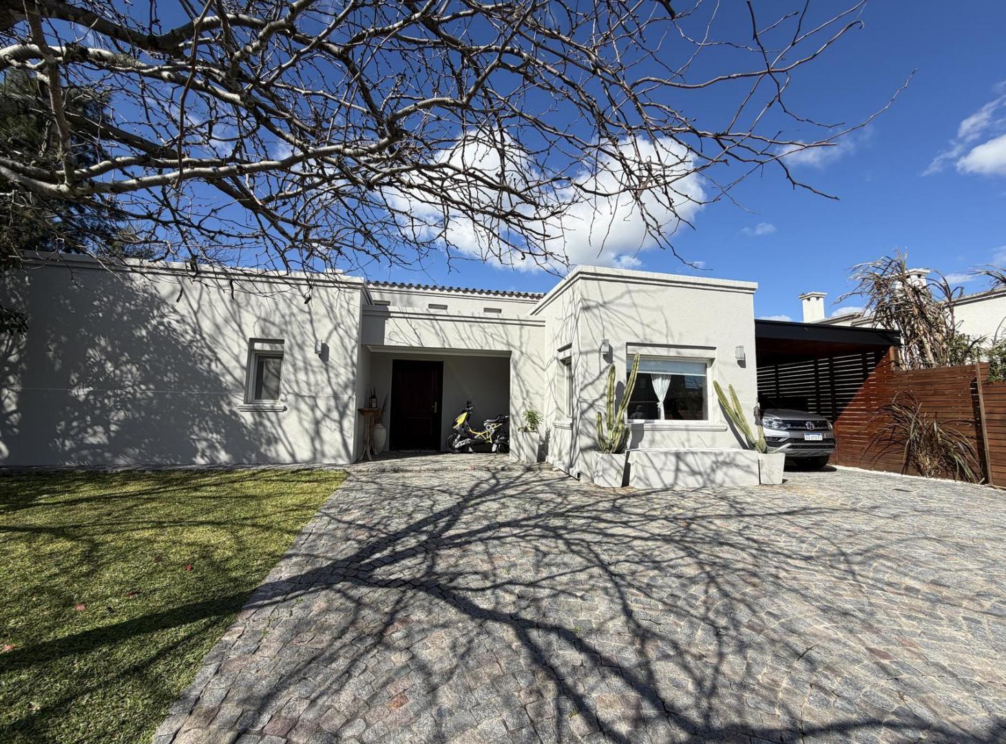 Foto de Casa en Santa Barbara en Venta 5 ambientes, imagen 2