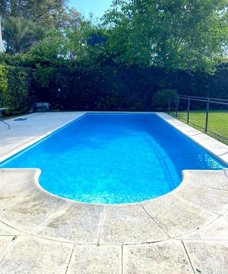 VENTA Casa impecable categoria de construccion  Pilar Barrio la Peregrina lote 800m2 4