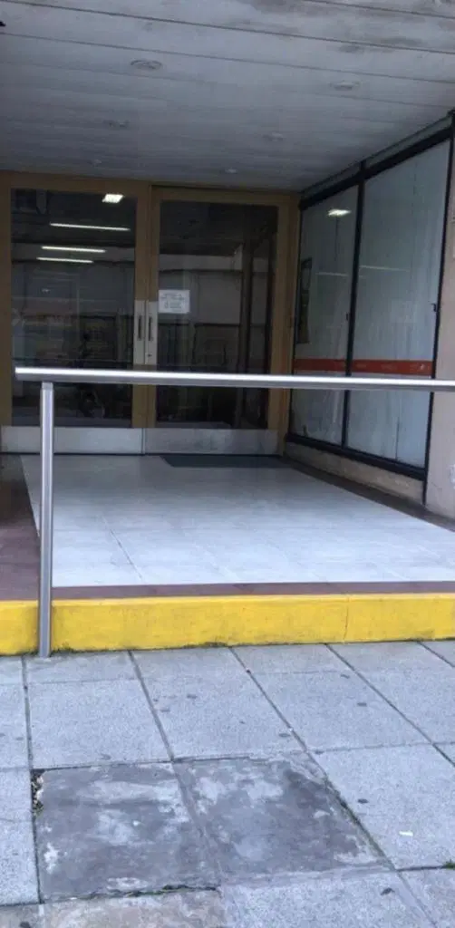 Oficina en alquiler excelente ubicacion con baño privado san isidro centro 5