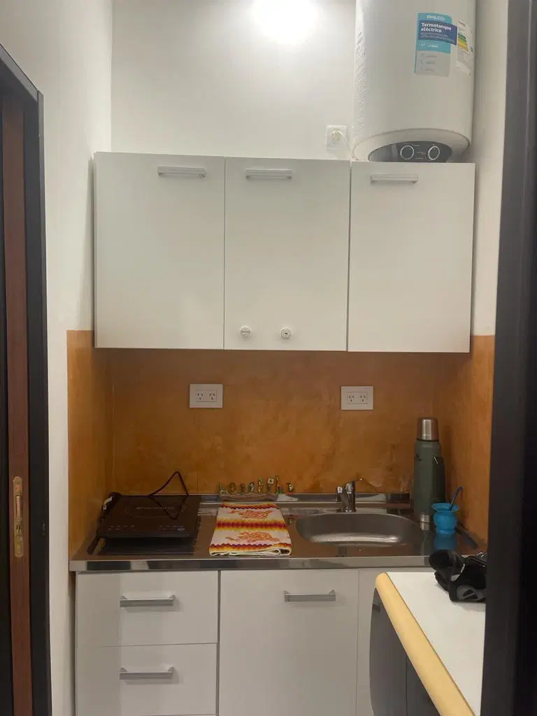 Oficina en alquiler excelente ubicacion con baño privado san isidro centro 4