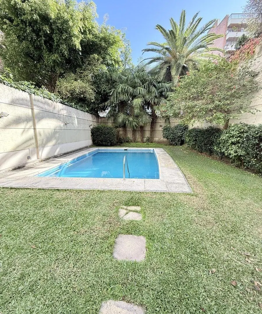 departamento semipiso 4 ambientes con dependencia con baño balcon cochera baulera piscina jardin 4