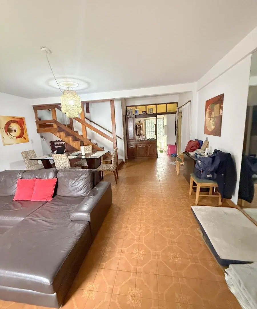 Casa en lote propio  jardin garage 3 dormitorios 3 baños 5